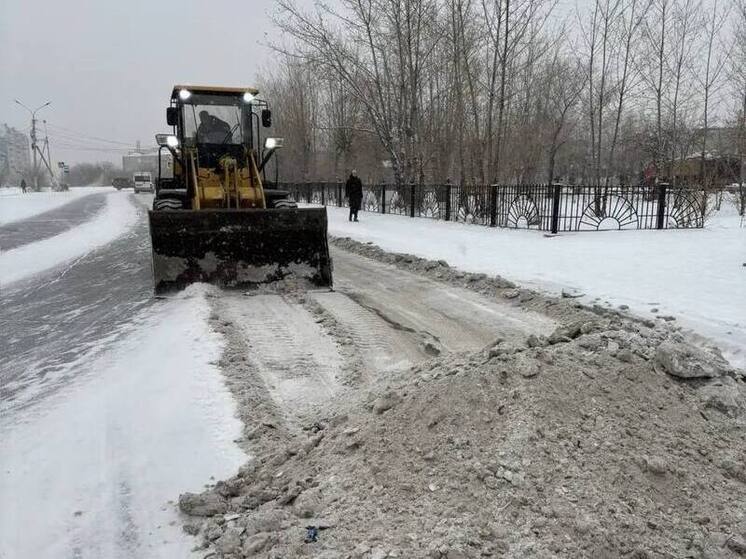 41 единица техники будет расчищать снег на улицах Читы