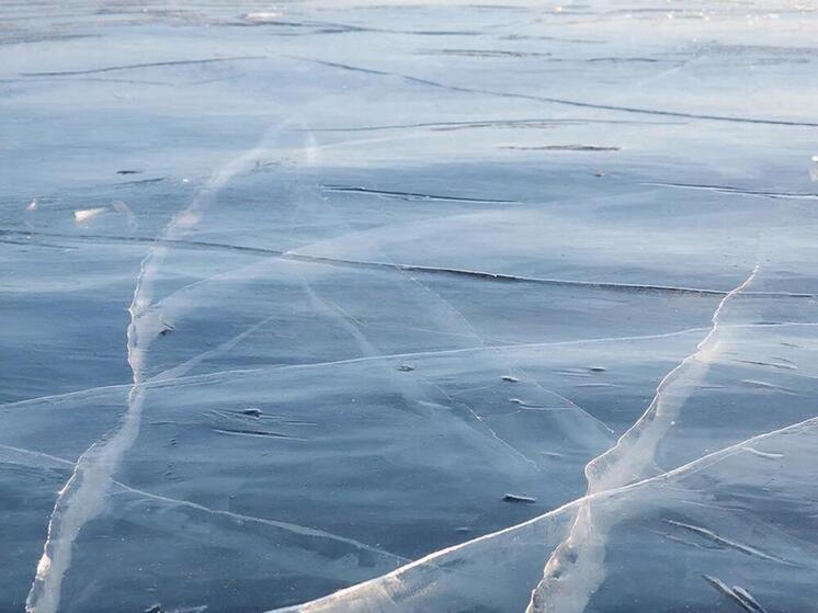 СК предупреждает сахалинцев об опасности выхода на тонкий лёд водоёмов