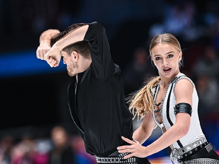 18 декабря 2025 года в Санкт-Петербурге стартовал чемпионат России 2026 по фигурному катанию. После ритм-танца лидируют Александра Степанова и Иван Букин (87,45), вторыми идут Василиса Кагановская и Максим Некрасов (84,82), третьими — Екатерина Миронова и Евгений Устенко (80,22). Несколько пар обновили личные рекорды. Организация соревнований оценена спортсменами высоко.