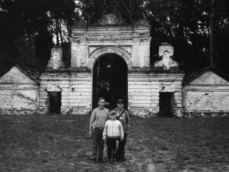 «Белая грусть, черная соль» — москвичам показывают виды костромской глубинки