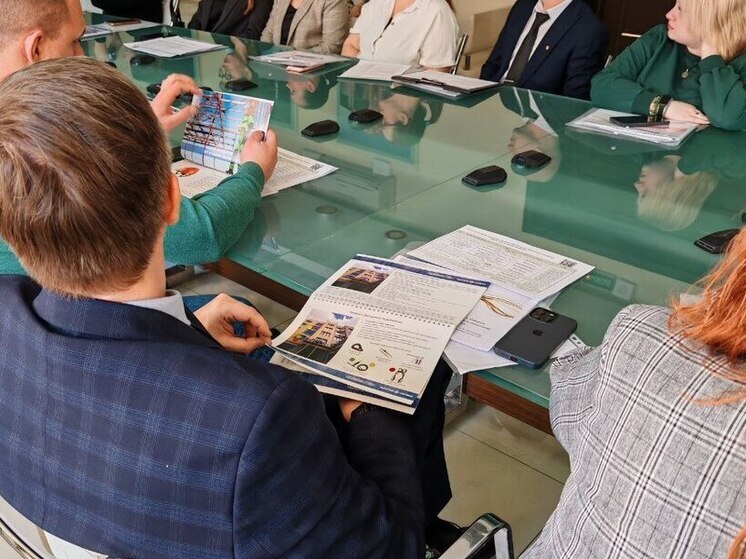 В Тюменской области обсудили меры по снижению травматизма на стройплощадках