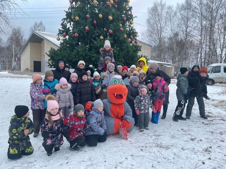 В Кирове стартует череда открытий елок с Дедом Морозом и Снегурочкой