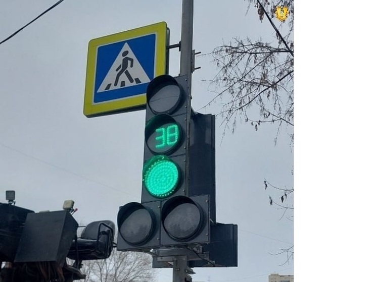 В Новосибирске 43 светофора подключили к «умной» транспортной системе за год