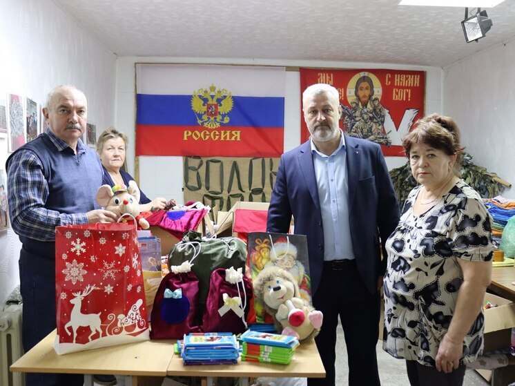 «Варежка Деда Мороза»: как Акбулакский район собирает тепло для бойцов и их детей