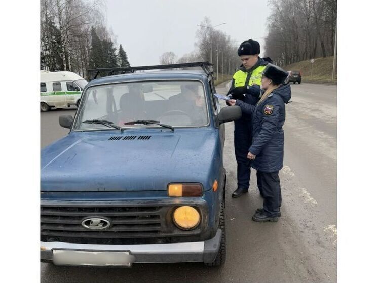 Смоленские судебные приставы проводят акцию «В Новый год — без долгов» на дорогах  областного центра