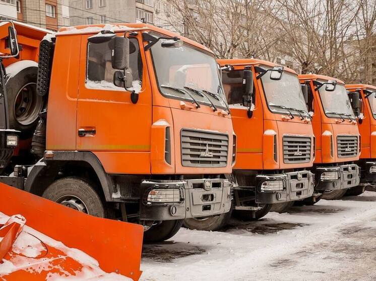 Автопарк Новосибирска пополнился более чем 40 единицами новой спецтехники