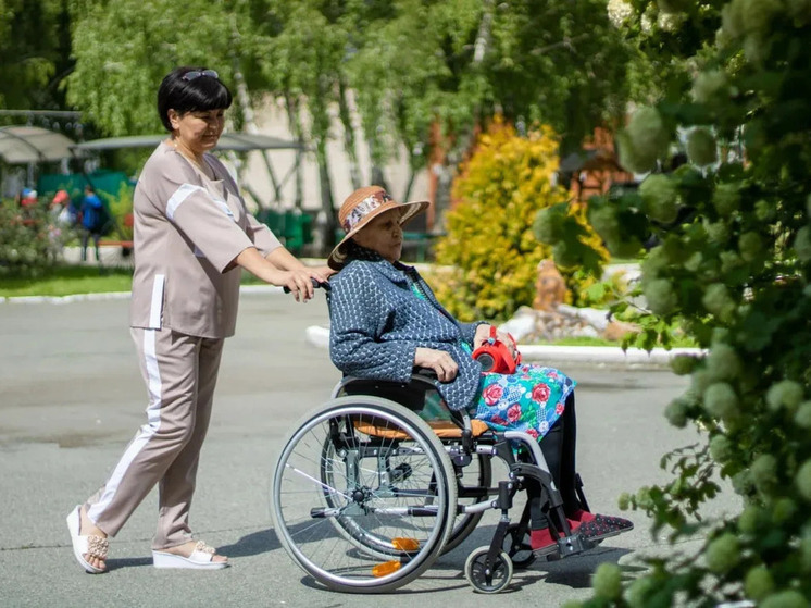 В Алтайском крае все психоневрологические интернаты (ПНИ) были переименованы в дома социального обслуживания. Соответствующее постановление подписал 15 декабря губернатор Виктор Томенко. Решение коснулось 12 учреждений системы соцзащиты региона: 10 взрослых интернатов и двух детских.