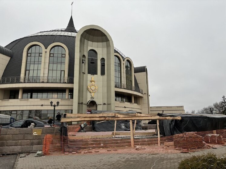 В Туле ремонт входной группы музея оружия не успели провести в срок