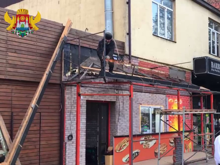 В Махачкале демонтировали незаконную пристройку по улице Гайдара Гаджиева