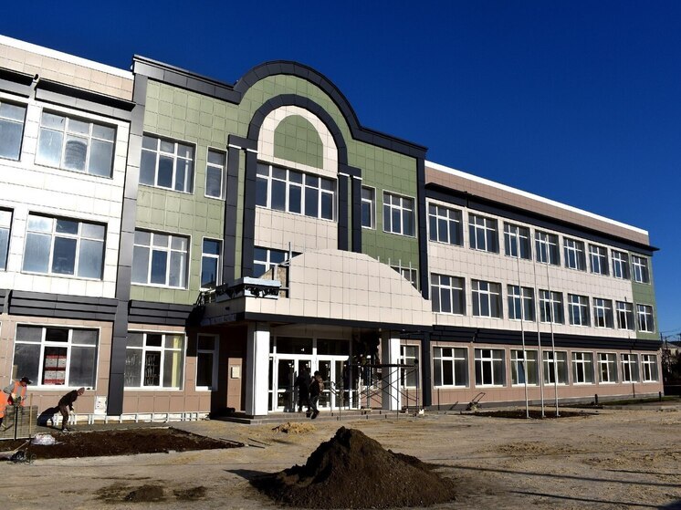 В Симферополе строительство школы на 500 мест завершено на 97%