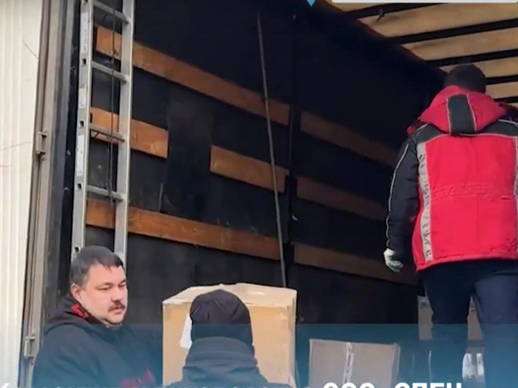 Представитель владимирского завода выступил в роли Деда Мороза в подшефном городе ДНР