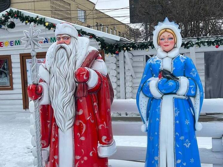 Новогоднее волшебство начинается: главная ёлка и резиденция Деда Мороза открываются в Ставрополе