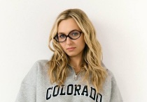 Спортивная гимнастка Дарья Нагорная сняла видео с мгновенным преображением. Обладательница серебряной олимпийской медали выбрала подчеркивающий фигуру наряд.