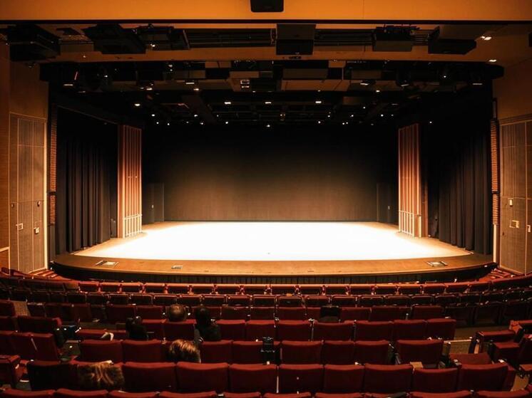 В Махачкале две тысячи детей бесплатно посмотрят новогодние спектакли