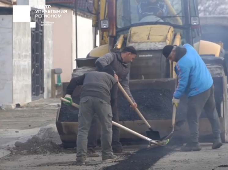 В Каспийске восстанавливают дороги после прокладки водопровода