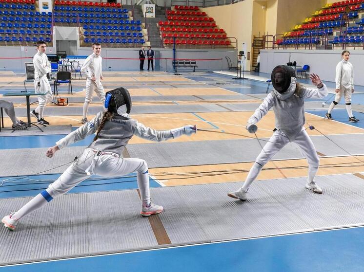 «Югорский батман»: в Сургуте прошёл первый всероссийский турнир по фехтованию