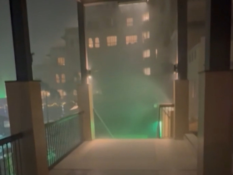 Стихия парализовала Дубай: пляжи разрушены, рейсы задерживаются, отдых испорчен