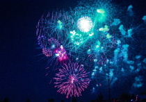 В преддверии новогодних праздников сотрудники МЧС в Омской области усилили проверки точек продажи и хранения пиротехнических изделий