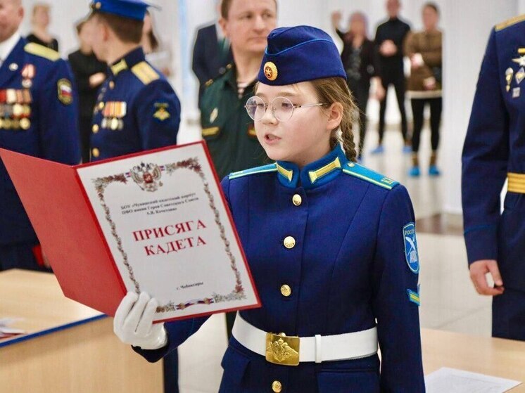 В Чувашском кадетском корпусе открыли памятник истребителю И-16