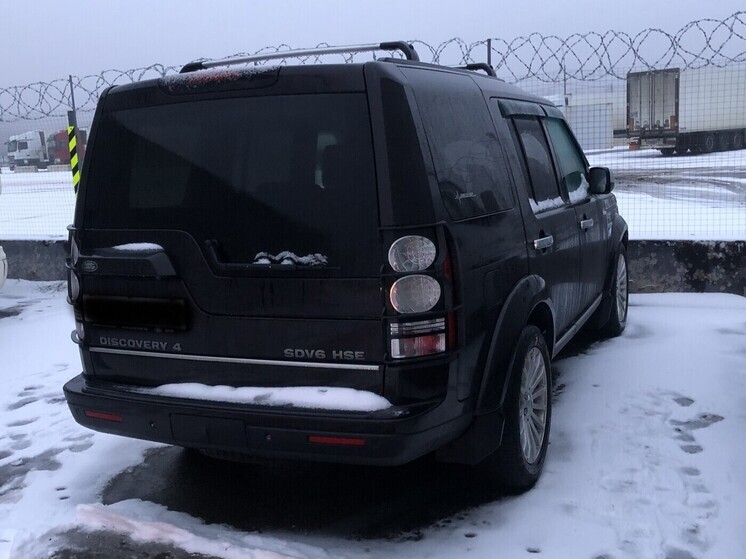 Смоленские субебные приставы отправили на СВО конфискованный по уголовному делу внедорожник