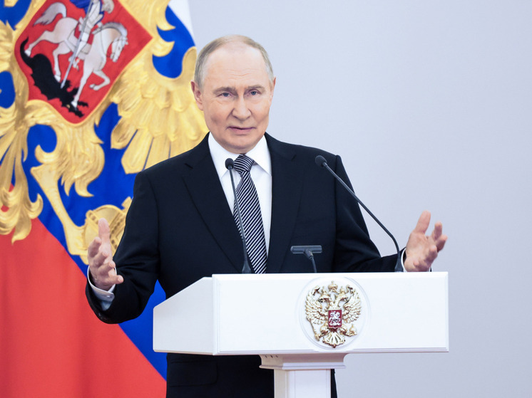 Путин: ВС РФ наступают по всей линии боевого соприкосновения