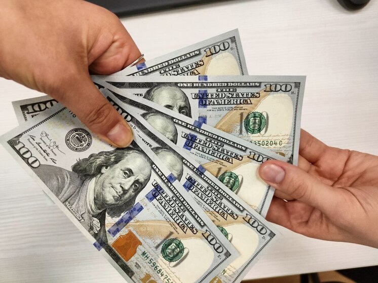 Переводчик увел у корейца 40 тысяч долларов в Краснознаменске