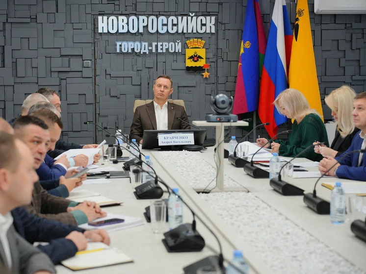 Глава Новороссийска провел Час контроля: в центре внимания – сроки исполнения обращений граждан