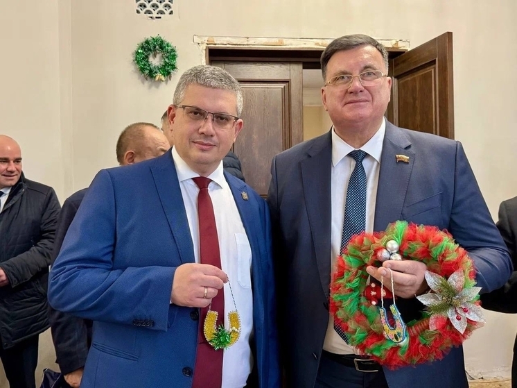 Глава Смоленска принял участие в благотворительной выставке-ярмарке «От сердца к сердцу»