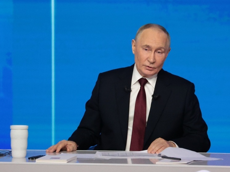 "Простите нас": Путин извинился перед вдовой участника СВ0 за бюрократические проволочки