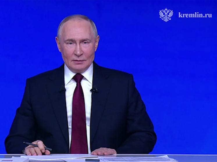 «Ни слова говорить не стоит»: Владимир Путин рассказал, как бороться с мошенниками