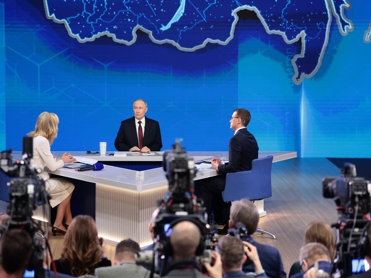 Путин призвал следить за ценами на продукты во всех сегментах