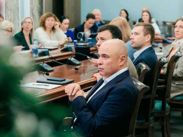 Губернатор Липецкой области следит за итогами года с Путиным