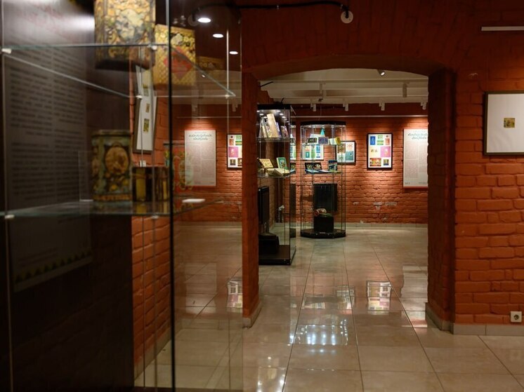 В самарском Музее Модерна открылась выставка «Конфетный этикет»