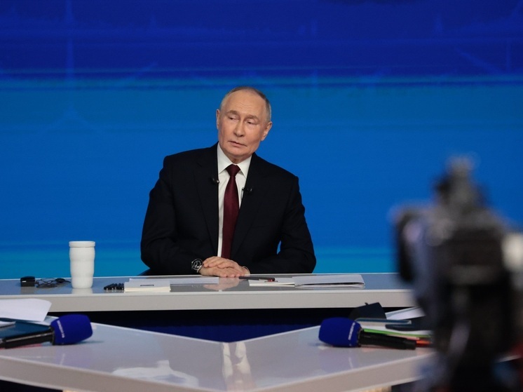 Путин призвал петербуржцев не контактировать с незнакомцами по вопросам денег