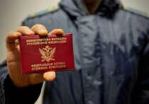 В Астраханской области судебные приставы применили жёсткие меры к должнику по алиментам, задолжавшему своему ребёнку более 140 тысяч рублей