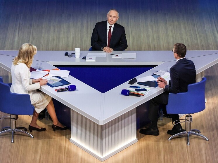 Глава государства поддержал проект «Время героев» во время прямой линии