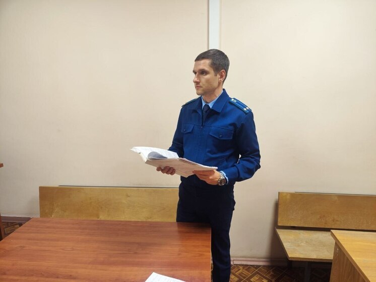 Житель Энгельса пытался задавить машиной полицейских