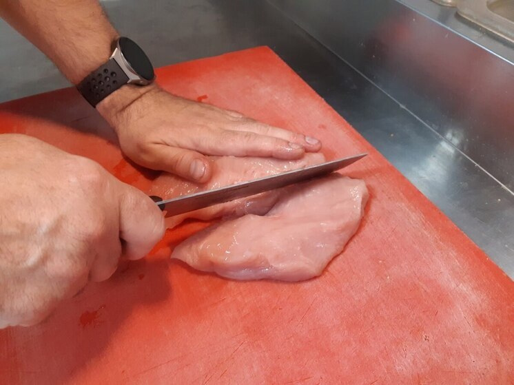 Каждый новгородец в среднем съедает 102 килограмма мяса в год