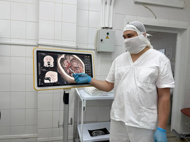 Алтайские нейрохирурги провели уникальную «флуоресцентную»  операцию на мозге