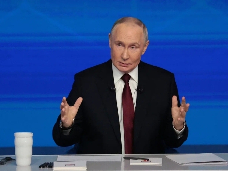 Путин: поддержка семей не должна снижаться с ростом их доходов