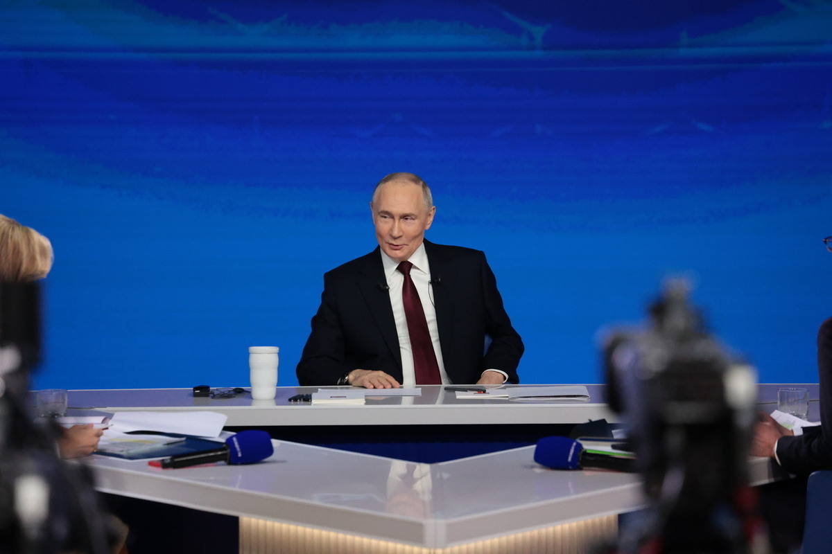 Путин заявил о желании жить в следующем году без военных конфликтов