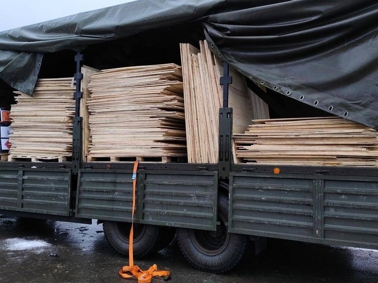 Калужский сенатор отправил стройматериалы бойцам СВО