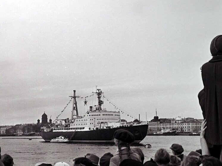 Выставка архивных кадров географического общества открылась в Мурманске