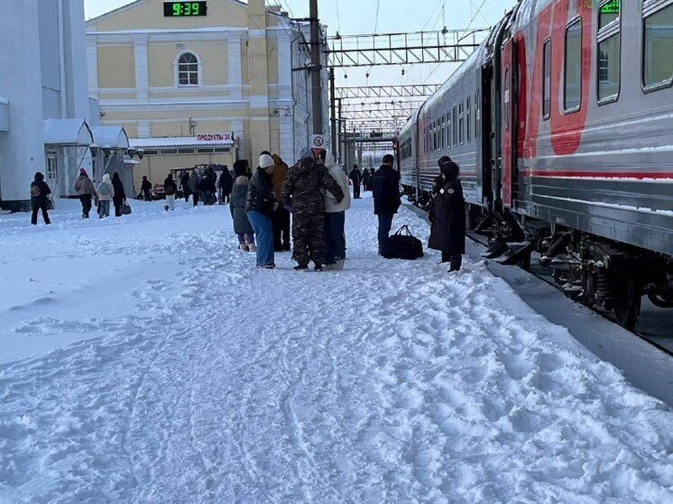 За пять минут до чуда: как Оренбург встречал поезд Деда Мороза и какие главные секреты он открыл детям