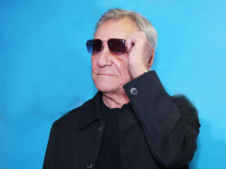 Сергей Шакуров: таинственный синяк, который он скрывает за очками