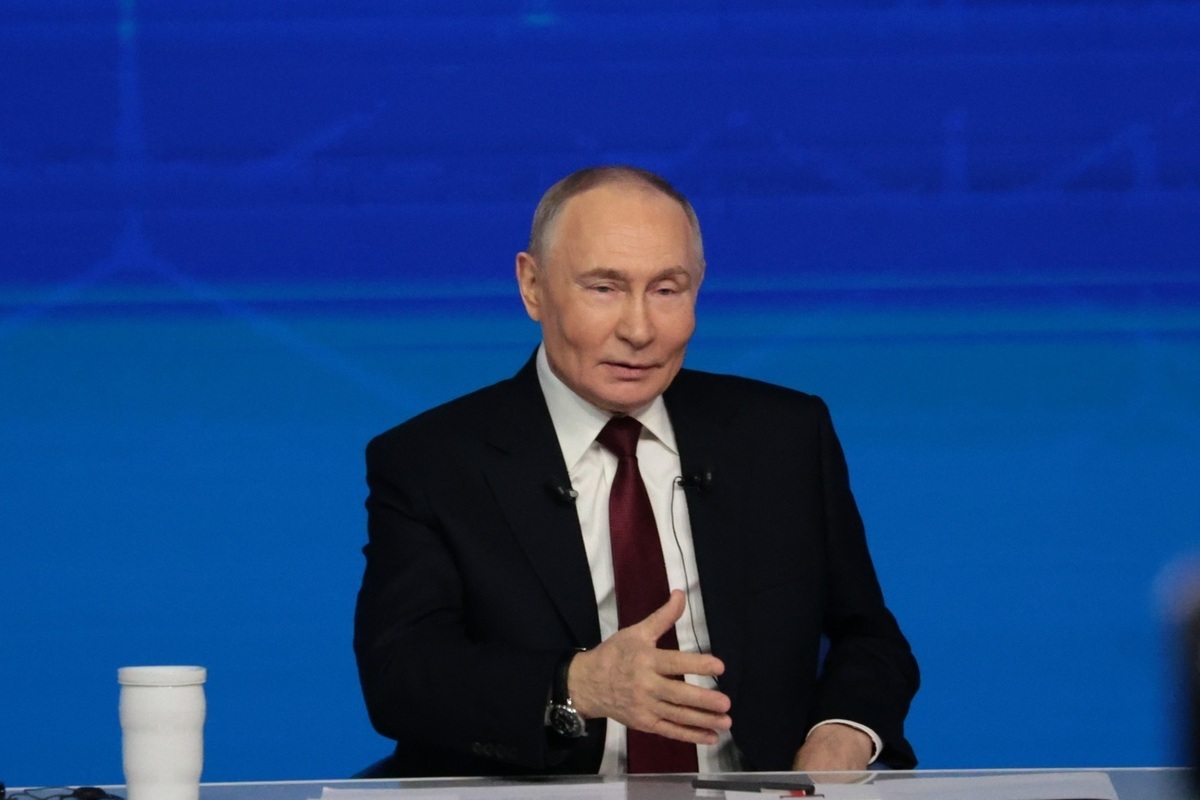 Владимир Путин: &laquo;В демографии надо добиться хотя бы 2 детей&raquo;