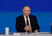 Британский журналист и телеведущий Кир Бреннан-Симмонс, задавший вопрос президенту России Владимиру Путину во время прямой линии, увидел в его ответе намек на стратегию Москвы в мирных переговорах с Киевом