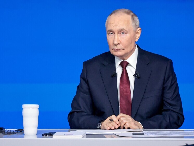 Путин рассказал, чего никогда не делал в мессенджерах