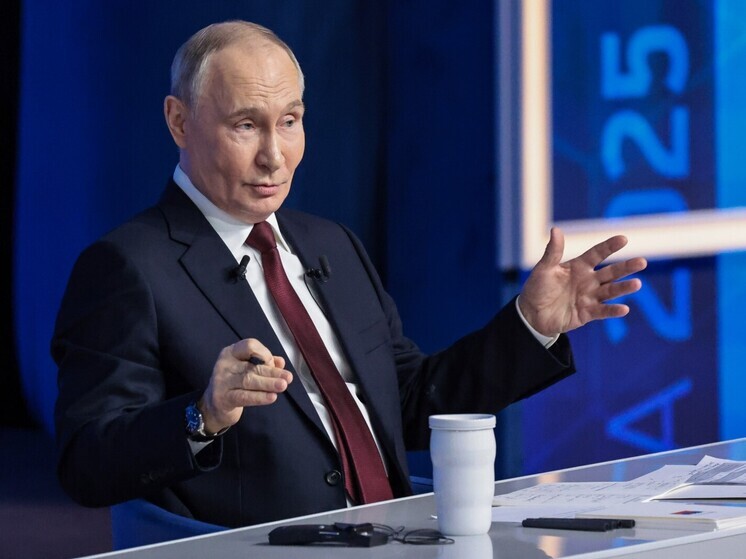 Путин предложил изменить систему образования из-за появления ИИ