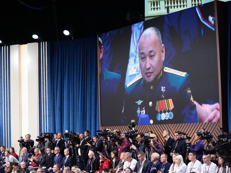 «Настоящий воин»: коллеги рассказали о принявшем участие в «Прямой линии» с Путиным, Герое Очир-Горяеве